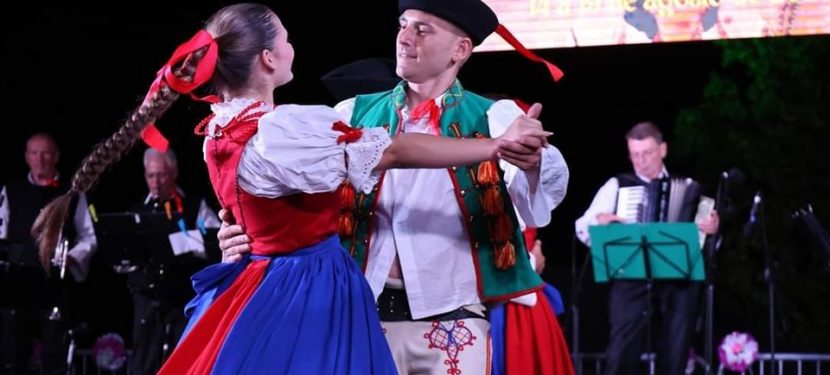 Zespół Pieśni i Tańca „Nowa Huta” na Międzynarodowym Festiwalu Folklorystycznym „Raizes Folk Fest” w Cernache do Bonjardim w Portugalii
